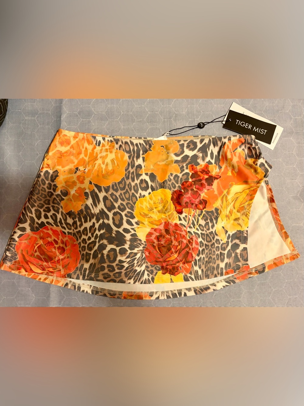 ☀️✴️☀️ Tiger Mist - super mini swim skirt - nwt, small